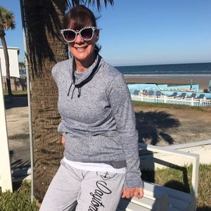 Meet your Posher, Julie